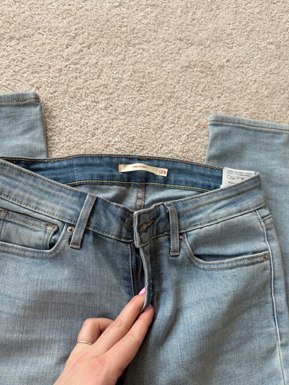 Light Wash Women's Levi’s Skinny Jeans - Classic Stretch Denim sz 25 - Picture 2 of 6
